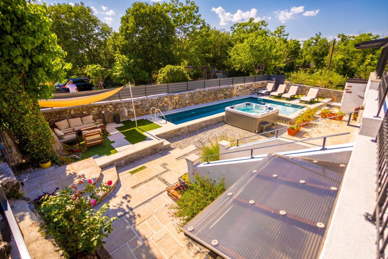 Villa Hrustika - Heated Pool, Jacuzzi & Sauna Gabonjin Kültér fotó
