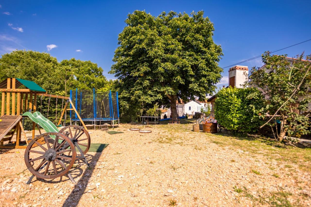 Villa Hrustika - Heated Pool, Jacuzzi & Sauna Gabonjin Kültér fotó