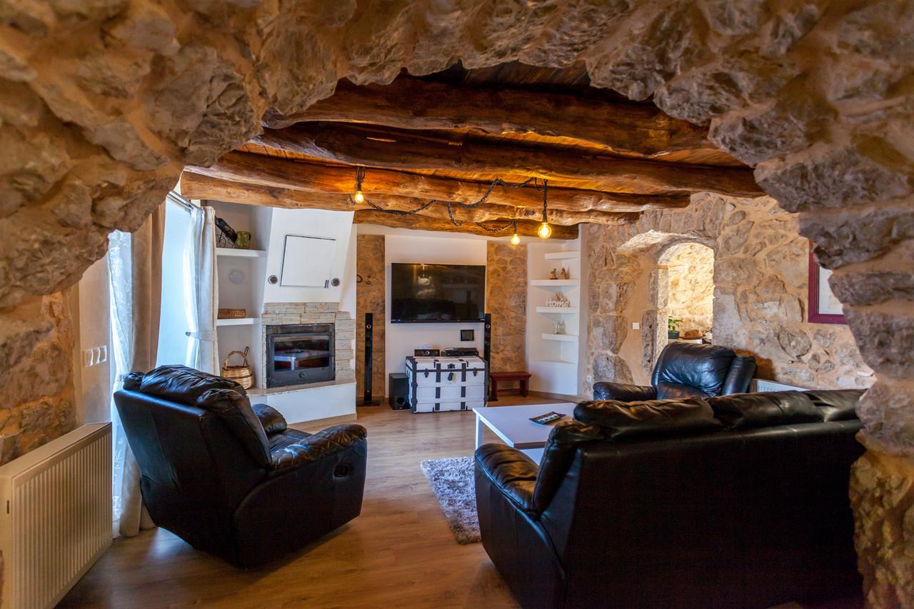Villa Hrustika - Heated Pool, Jacuzzi & Sauna Gabonjin Kültér fotó