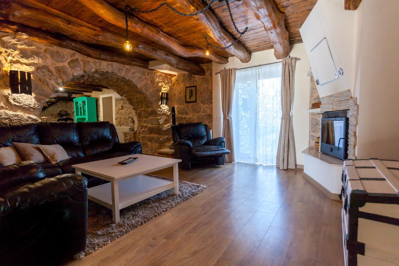 Villa Hrustika - Heated Pool, Jacuzzi & Sauna Gabonjin Kültér fotó