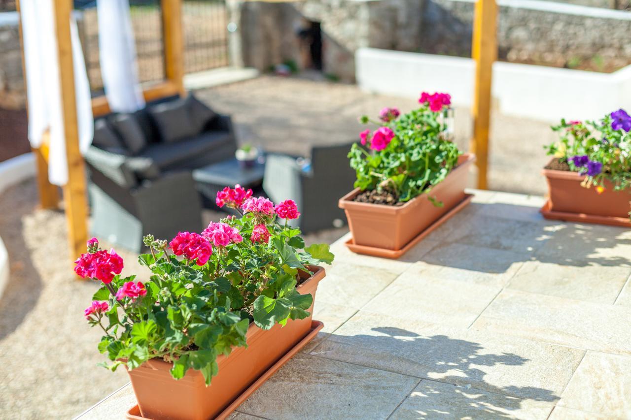 Villa Hrustika - Heated Pool, Jacuzzi & Sauna Gabonjin Kültér fotó
